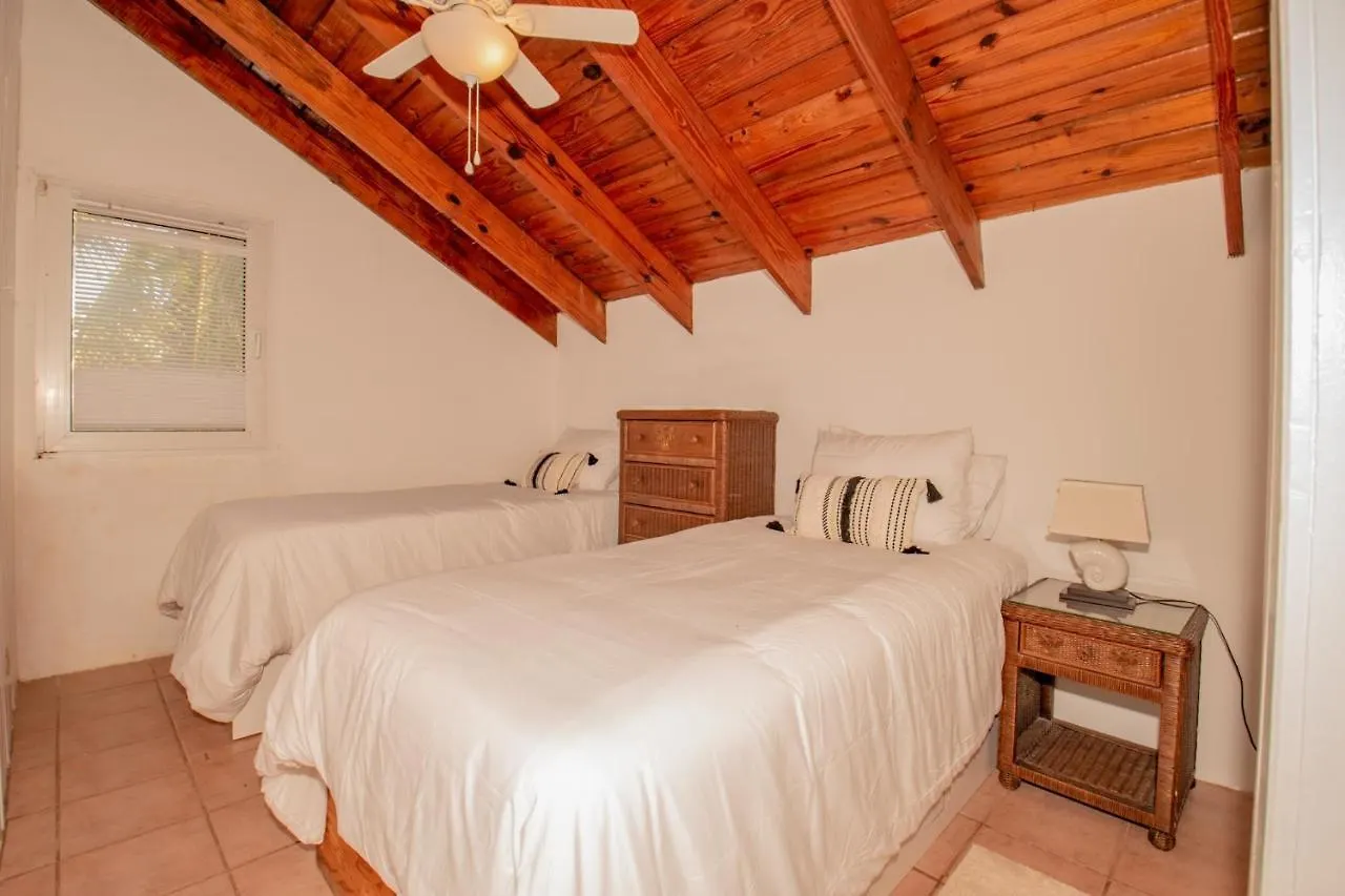 Mon Soleil Home Governor's Harbour 0*,  Bahamalar